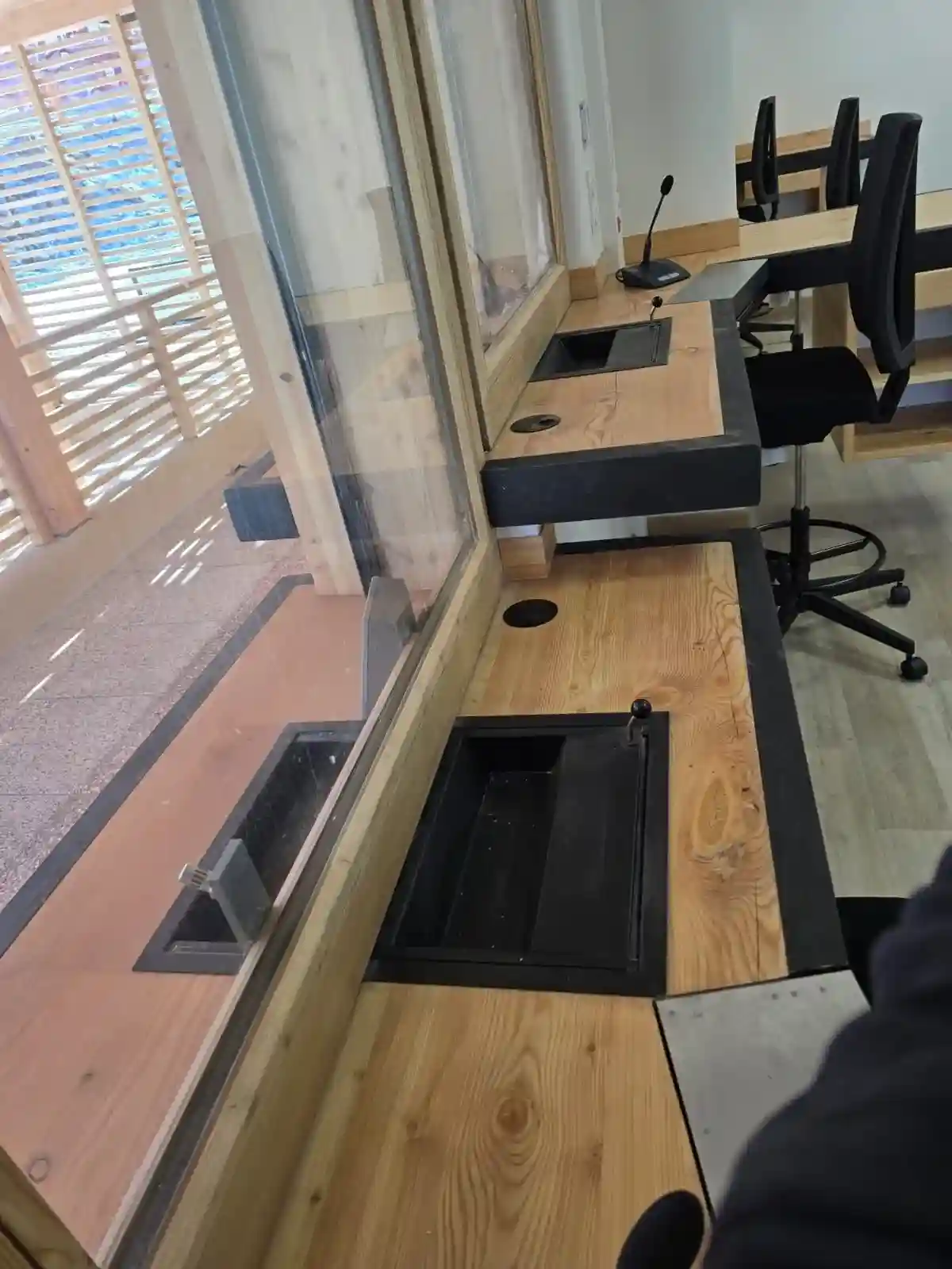 guichet vitré vue intérieure